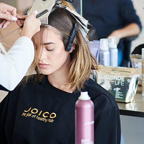 Too soon for a partial? Try this blonde foil refresh… – Joico